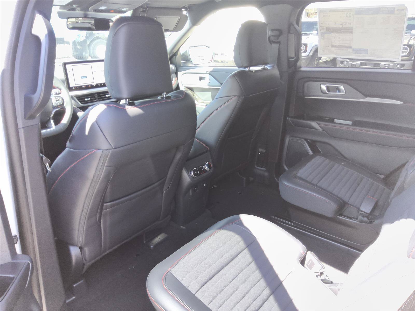 New 2027 Ford Explorer ST-Line w/ Premium Package RWD image 24