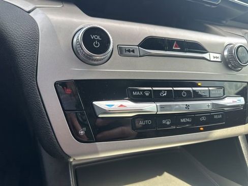 Used 2023 Ford Explorer XLT w/ Equipment Group 202A image 39