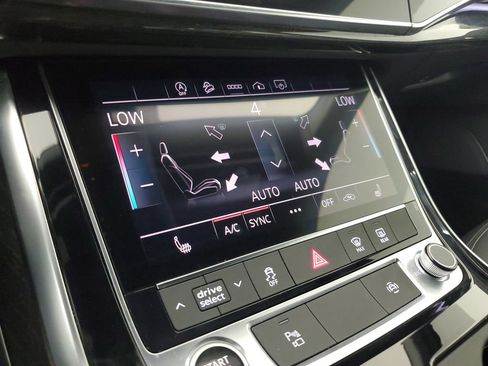 Used 2025 Audi Q7 3.0T Premium AWD/4WD image 30