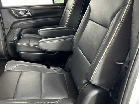 Used 2024 Chevrolet Suburban Premier AWD/4WD image 17