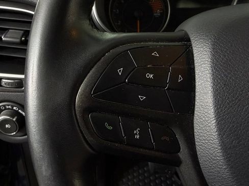 Used 2019 Jeep Cherokee Trailhawk w/ Cold Weather Group AWD/4WD image 17