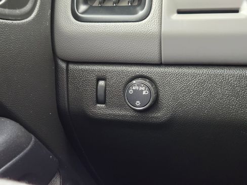 Used 2018 Chevrolet Colorado W/T image 23