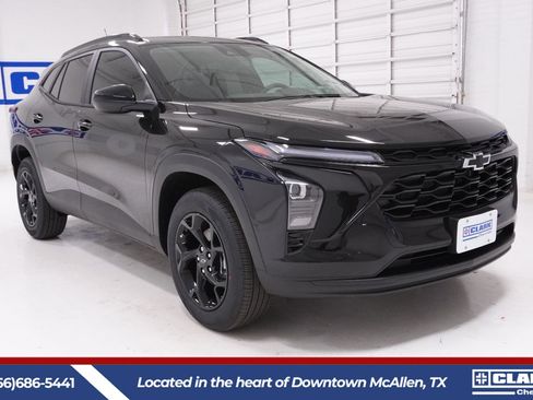 New 2026 Chevrolet Trax LT w/ Driver Confidence Package FWD image 3