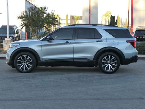 Used 2020 Ford Explorer ST w/ Premium Technology Package image 6