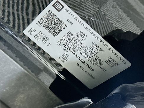 Used 2024 Chevrolet Equinox EV RS FWD image 12