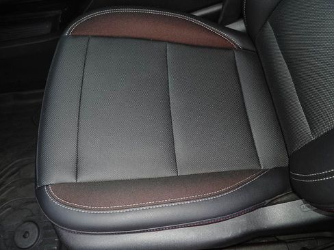 Used 2025 Chevrolet Equinox EV RS FWD image 21