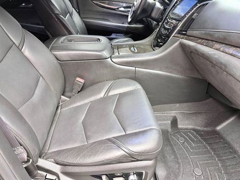 Used 2016 Cadillac Escalade ESV Platinum image 12