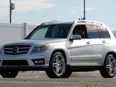 Used 2010 Mercedes-Benz GLK 350 4MATIC image 30