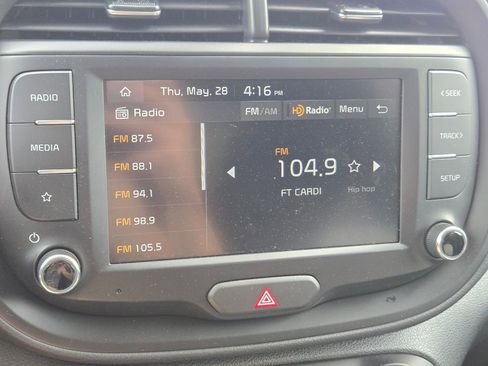 Certified 2025 Kia Soul LX w/ LX Technology Package FWD image 30