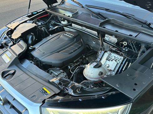 Used 2019 Audi Q5 Prestige w/ Prestige Package image 59