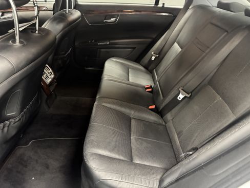 Used 2009 Mercedes-Benz S 550 4MATIC image 17