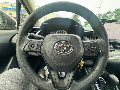 Used 2022 Toyota Corolla LE FWD image 13