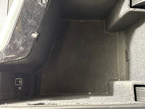 Used 2019 Volvo XC90 T5 R-Design image 32