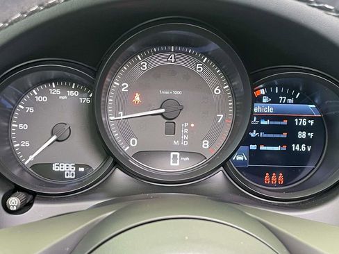 Certified 2023 Porsche Macan AWD/4WD image 44