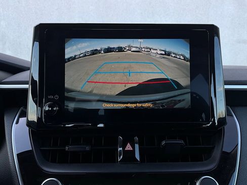 Used 2025 Toyota Corolla LE image 27