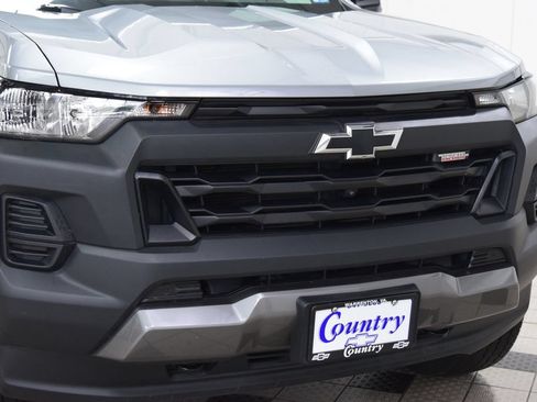 Used 2024 Chevrolet Colorado Trail Boss w/ Technology Package AWD/4WD image 13