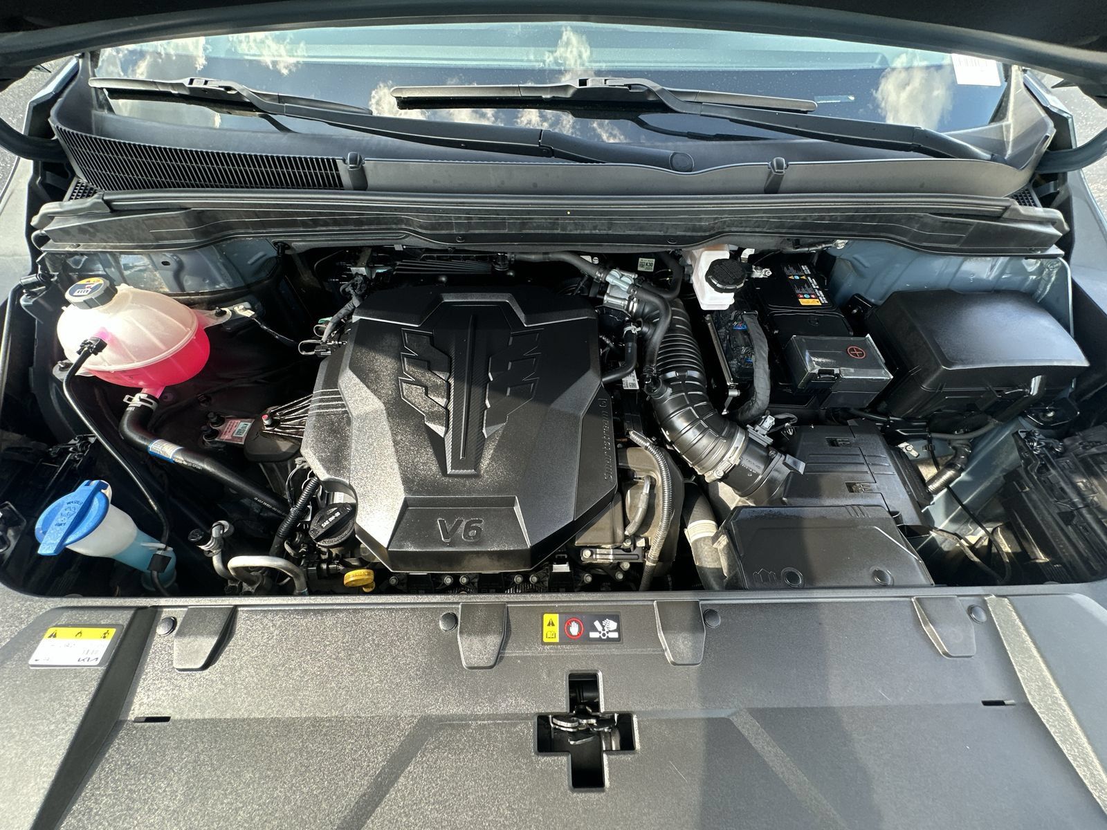 Used 2024 Kia Carnival SX FWD image 34