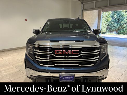 Used 2022 GMC Sierra 1500 SLT w/ SLT Premium Plus Package AWD/4WD image 2