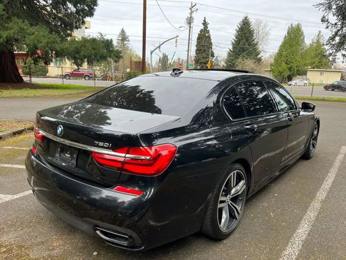 Used 2019 BMW 750i w/ Executive Package image 5