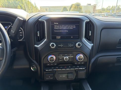 Used 2022 GMC Sierra 2500 AT4 w/ AT4 Premium Plus Package image 27