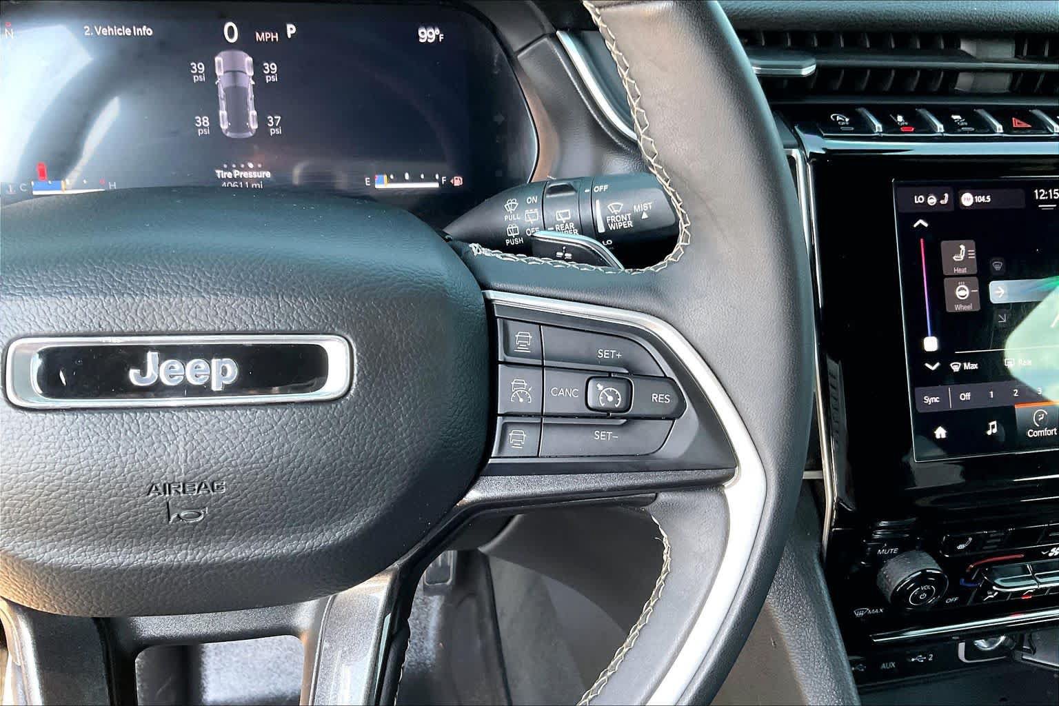 Used 2023 Jeep Grand Cherokee Altitude AWD/4WD image 24