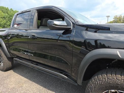 Used 2025 Chevrolet Colorado ZR2 AWD/4WD image 10