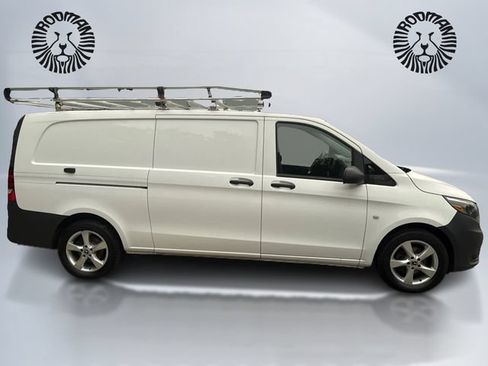Used 2022 Mercedes-Benz Metris image 5