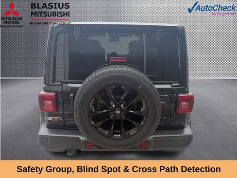 Used 2025 Jeep Wrangler Unlimited Sahara w/ Safety Group AWD/4WD image 11