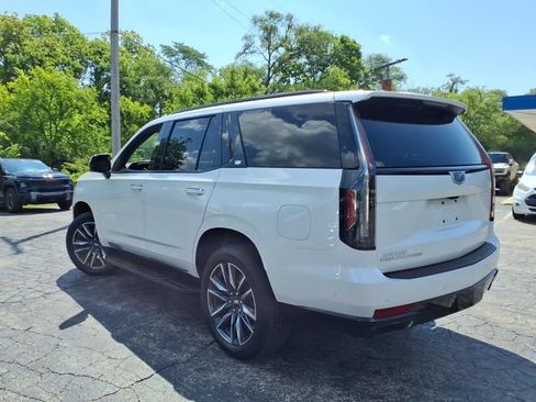 Used 2023 Cadillac Escalade Premium Luxury w/ LPO, Illumination Package AWD/4WD image 10