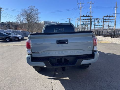 Used 2023 Toyota Tacoma TRD Off-Road w/ TRD Premium Off Road Package image 4