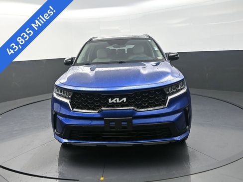Used 2022 Kia Sorento S w/ Panoramic Sunroof Package image 2