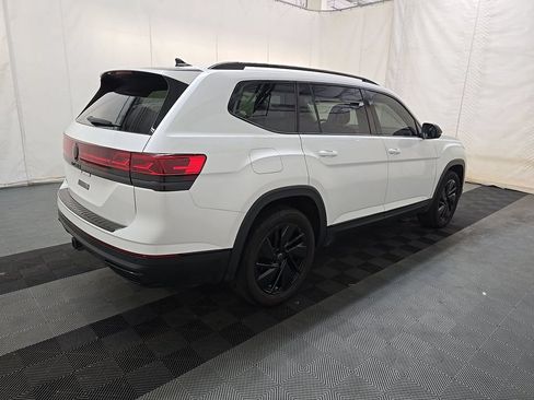 Used 2024 Volkswagen Atlas SEL AWD/4WD image 4