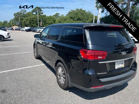 Used 2020 Kia Sedona LX FWD image 3