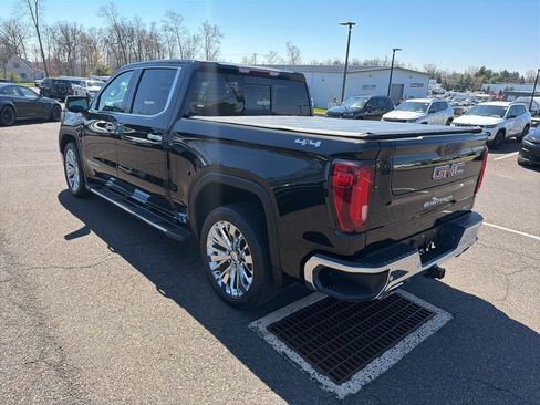 Used 2022 GMC Sierra 1500 SLT w/ SLT Premium Package image 4