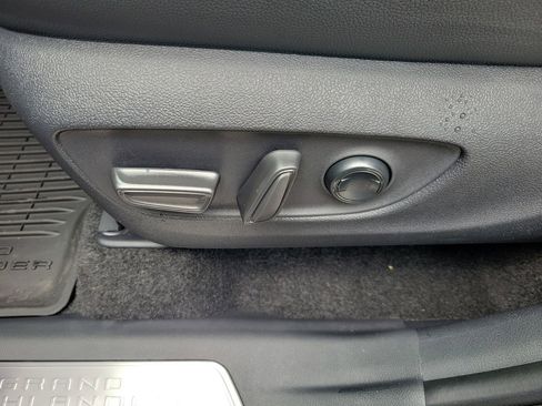 New 2026 Toyota Grand Highlander Platinum AWD/4WD image 19