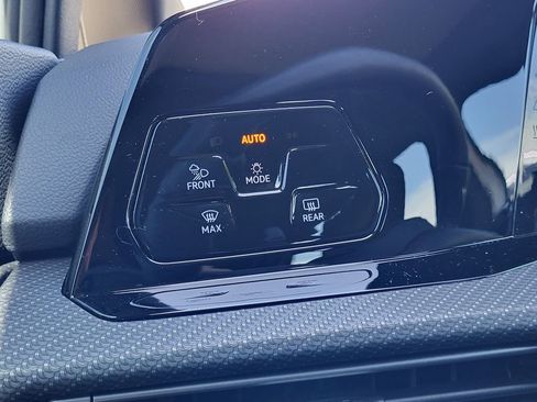 Used 2024 Volkswagen Golf R AWD/4WD image 16