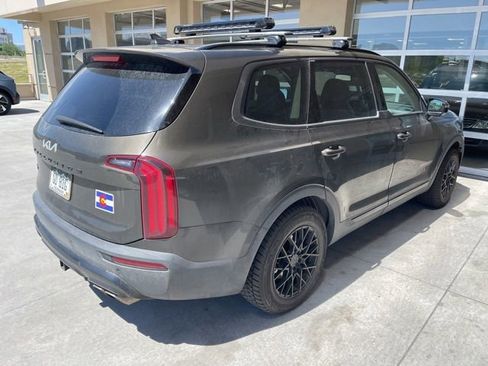 Used 2022 Kia Telluride SX w/ SX Prestige Package AWD/4WD image 3