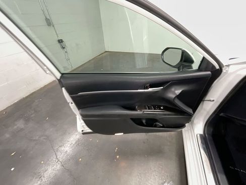 Used 2023 Toyota Camry XSE image 21