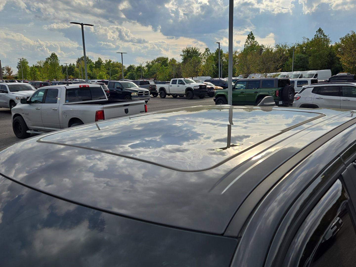 Used 2019 RAM 1500 Laramie AWD/4WD image 13
