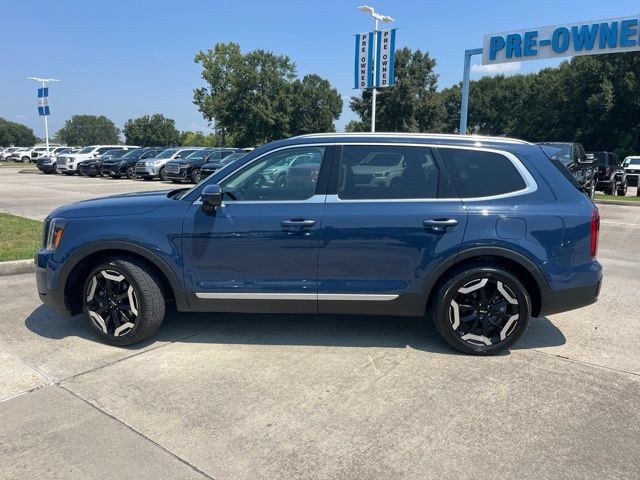Used 2025 Kia Telluride S FWD image 3