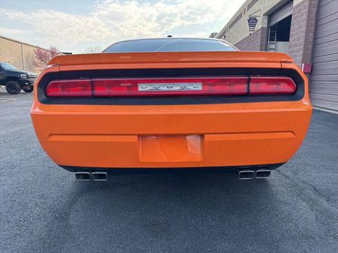 Used 2014 Dodge Challenger R/T image 19