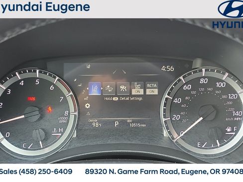 Used 2024 Toyota Highlander LE FWD image 33