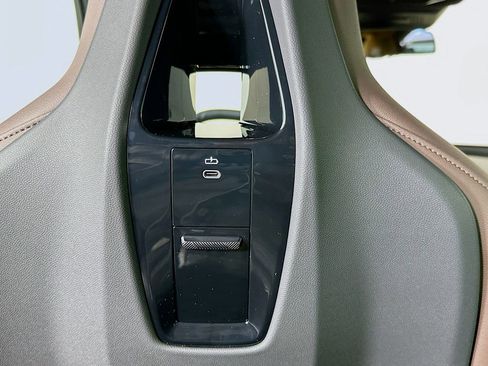 Used 2025 BMW iX xDrive50 image 31