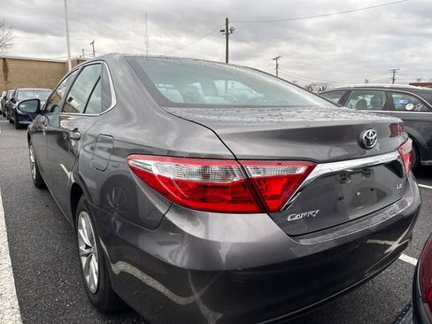 Used 2015 Toyota Camry LE image 2