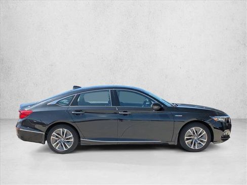 Used 2019 Honda Accord Touring image 4