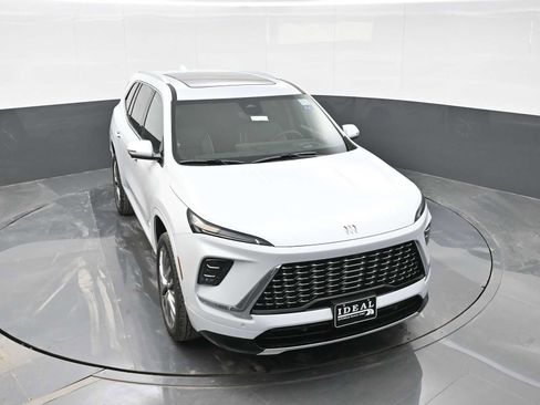 Used 2026 Buick Enclave Avenir w/ Super Cruise Package image 21