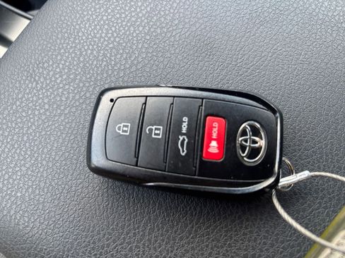 Used 2025 Toyota Camry SE image 22