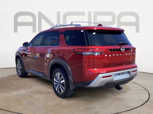 Used 2025 Nissan Pathfinder SL image 12