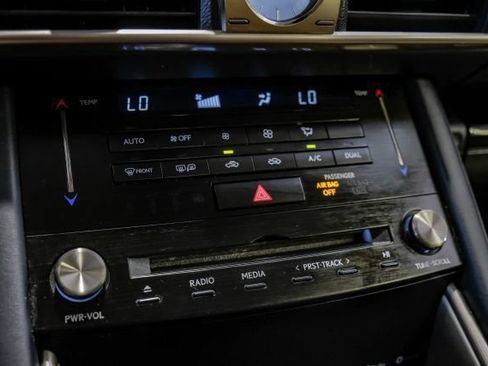 Used 2017 Lexus IS 200t w/ Premium Package RWD image 29