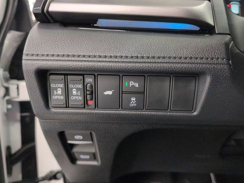 New 2026 Honda Odyssey Touring image 14